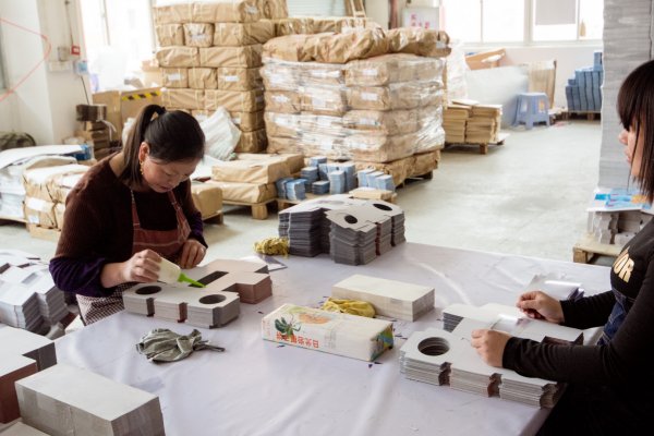 Box folding and gluing — Genesis Bags