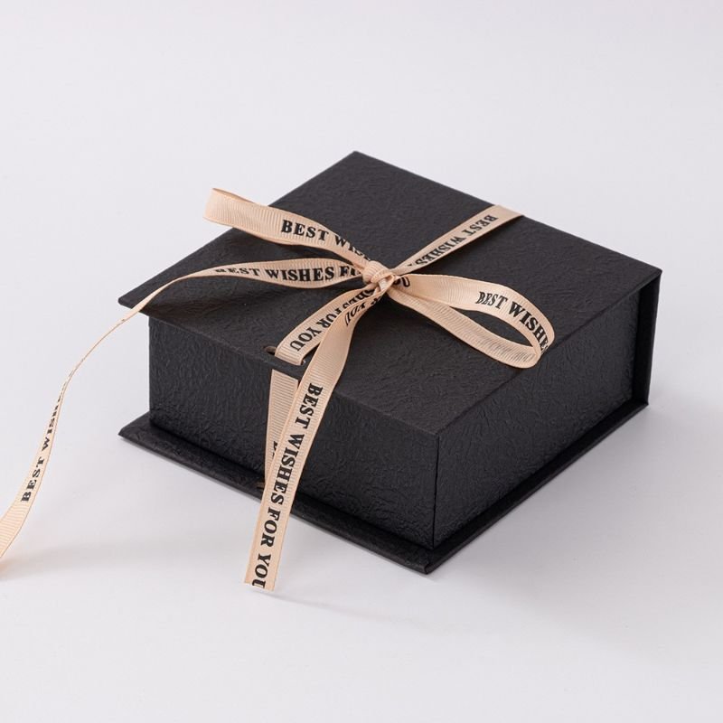Magnetic gift box jewelry set