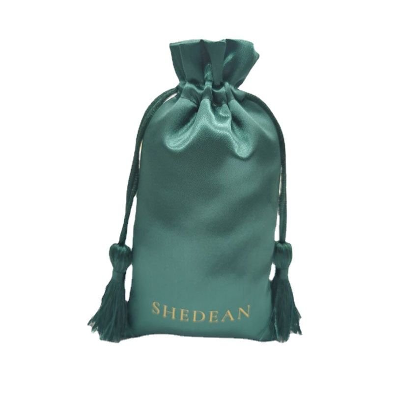 Satin wedding favor pouch